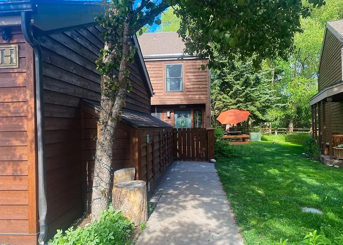 Camp Cottonwood Holiday home *